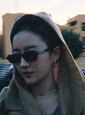 ins刘亦菲同款墨镜高级感2026新款小框长方形辣妹街拍网红太阳镜
