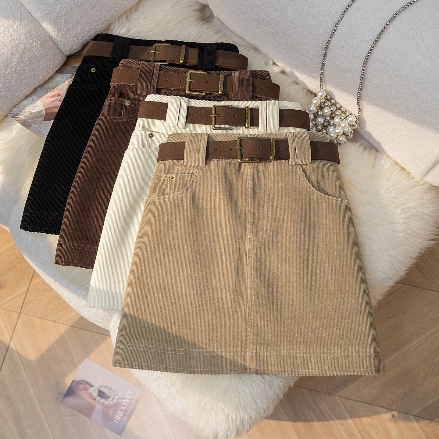 复古灯芯绒半身裙女秋冬新款气质通勤高级感辣妹百搭a字休闲短裙