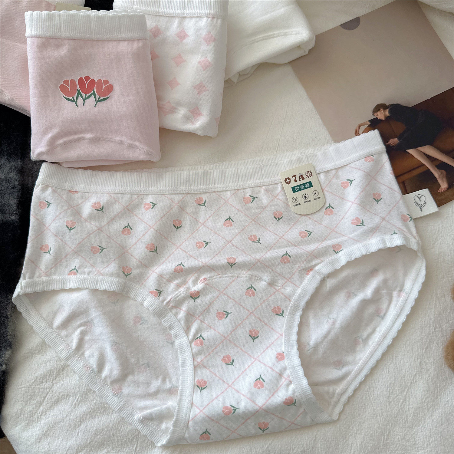 粉白色~郁金香纯棉少女中腰内裤