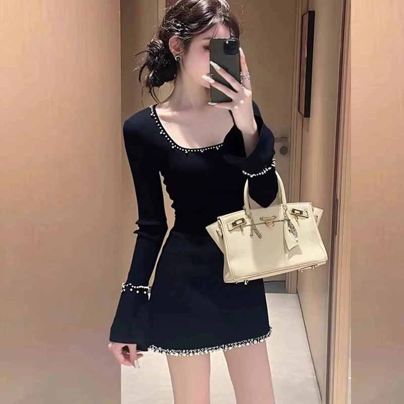 小个子复古显瘦喇叭袖打底小黑裙