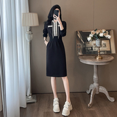 高级感超好看连帽卫衣休闲连衣裙女秋冬赫本风高腰显瘦气质小黑裙