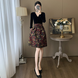 金丝绒拼接提花连衣裙女春季新款气质复古风高级感收腰假两件裙子