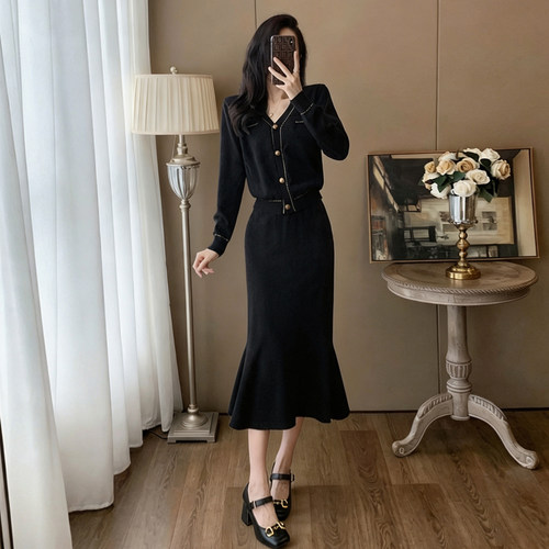 温柔慵懒风黑色针织套装女秋季