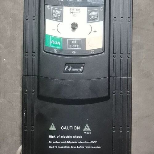 议价日业变频器CM530H-4T5R5GB7R5PB可维修