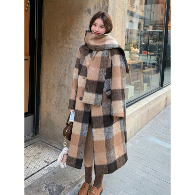 2025秋冬款羽绒内胆格纹呢大衣女