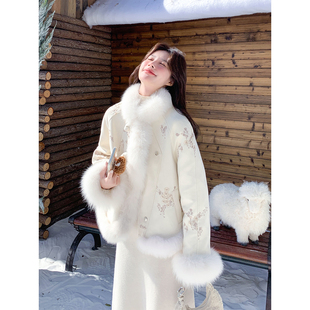 白色新中式优雅气质绣花羽绒服女2025冬季新款毛绒拼接千金风外套