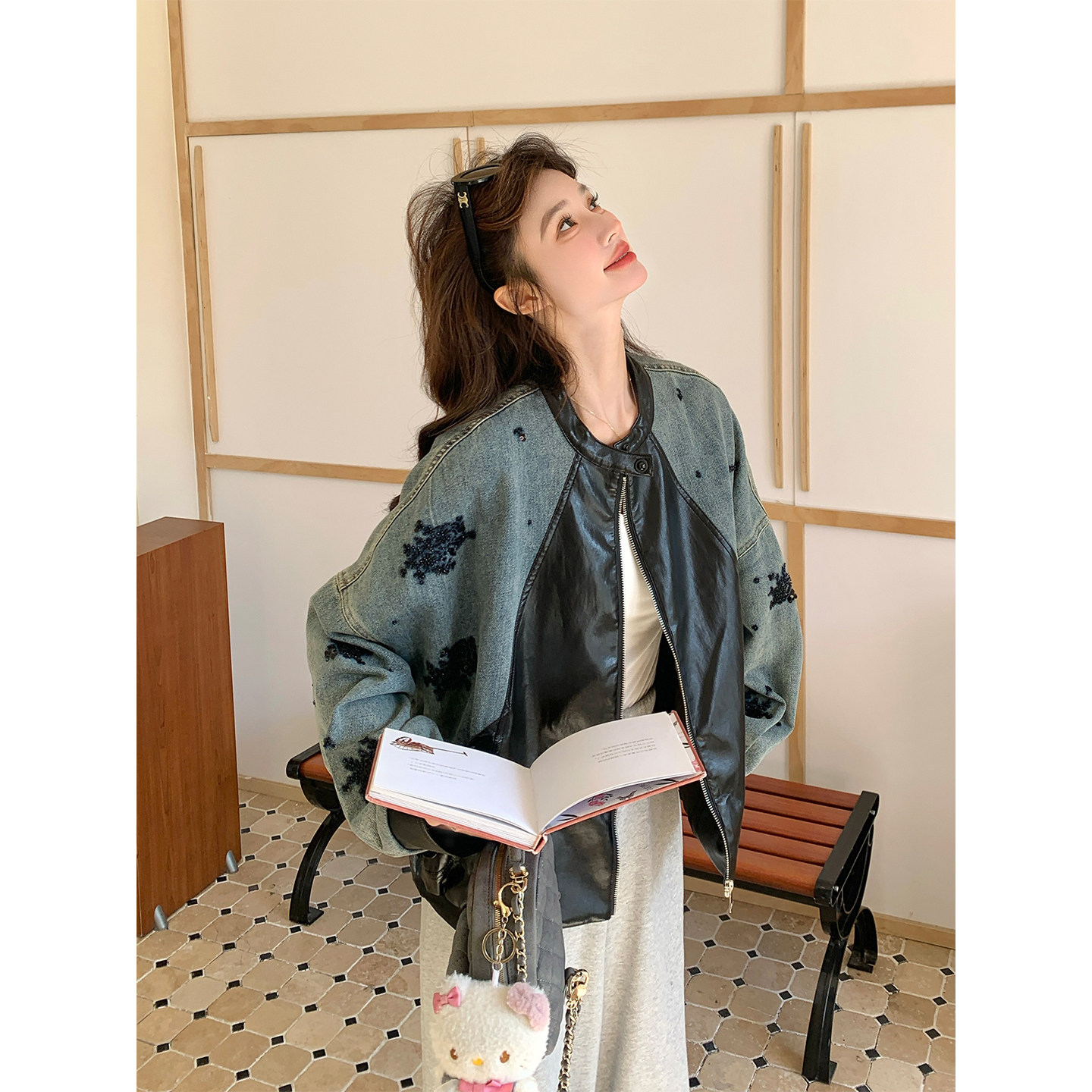 韩版短款PU拼接牛仔外套女2026春季新款宽松百搭时尚减龄夹克上衣