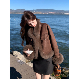 美拉德轻奢气质皮毛一体羽绒服女2025冬新款高端洋气毛绒拼接外套