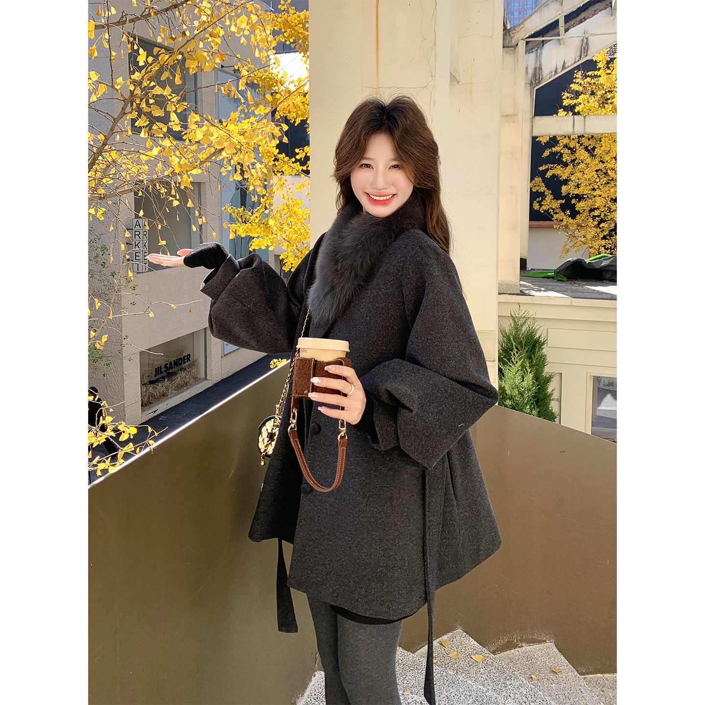 90绒羽绒服女2025冬季系带收腰狐狸毛围脖灯笼袖毛呢外套加厚大衣