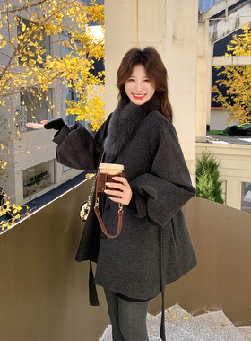 90绒羽绒服女2025冬季系带收腰狐狸毛围脖灯笼袖毛呢外套加厚大衣