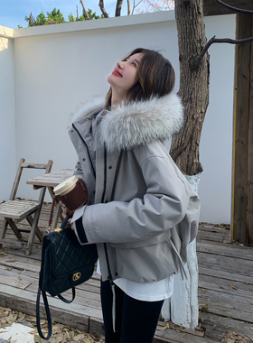 米灰色设计感休闲风毛领派克羽绒服女2025冬季新款时尚90白鸭绒服