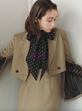 简约气质风！原厂出~LB家 双排扣翻领斗篷短款西装外套