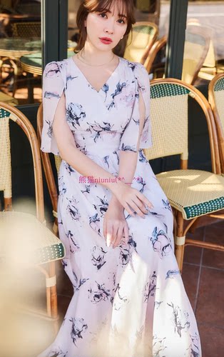 玫瑰花印花披肩袖V领系带连衣裙