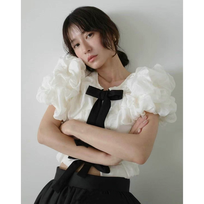 前后穿蝴蝶结绑带泡泡袖衬衫上衣