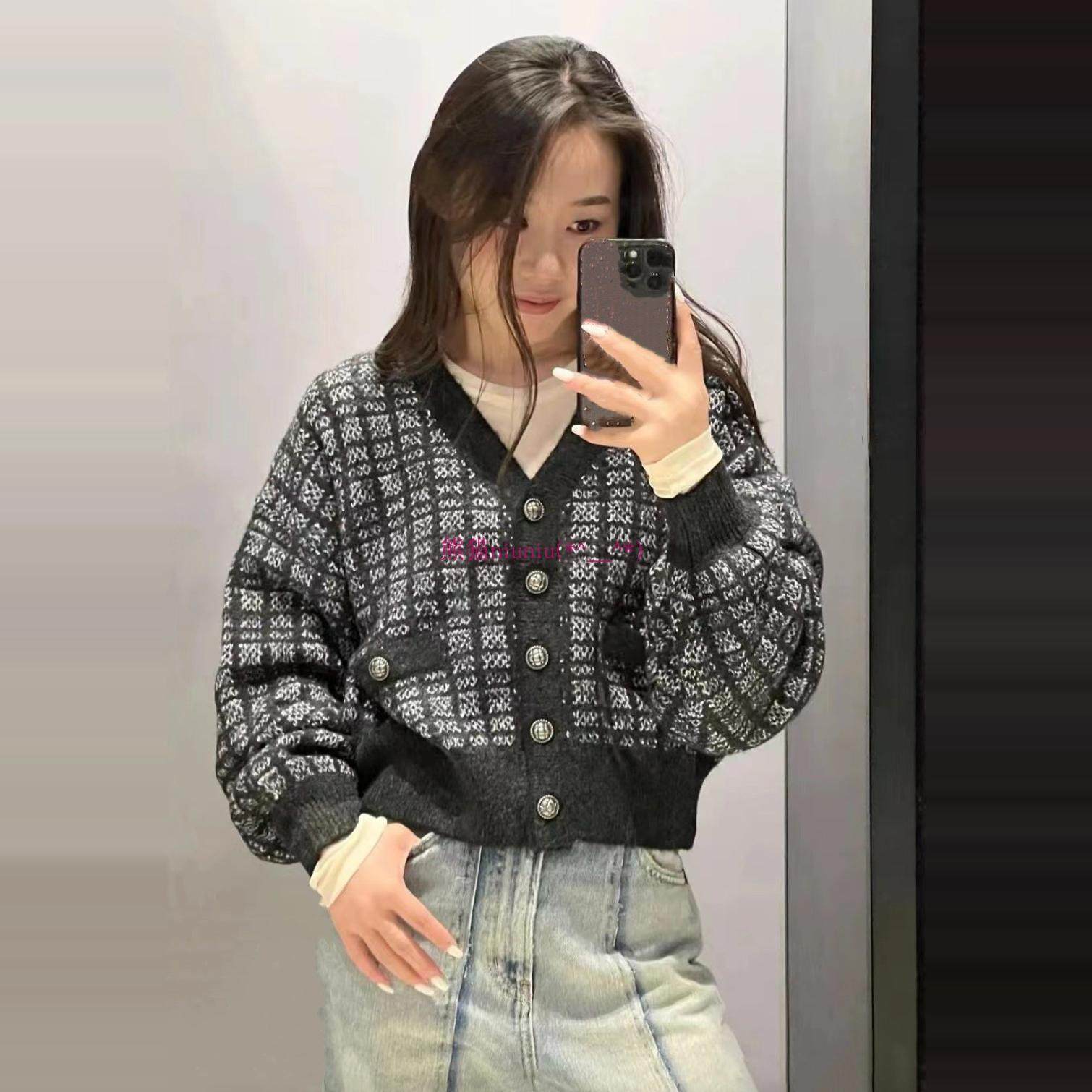 甜美慵懒风！纯圆现货M家 V领格纹宽松长袖针织开衫