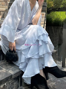 寻寻觅觅的款！纯圆S家 荷叶边宽松V领长款蛋糕连衣裙