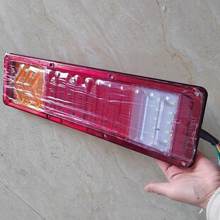 大货车24V斯太尔解放j6奥威豪沃半挂车通用LED高亮防水后尾灯总成