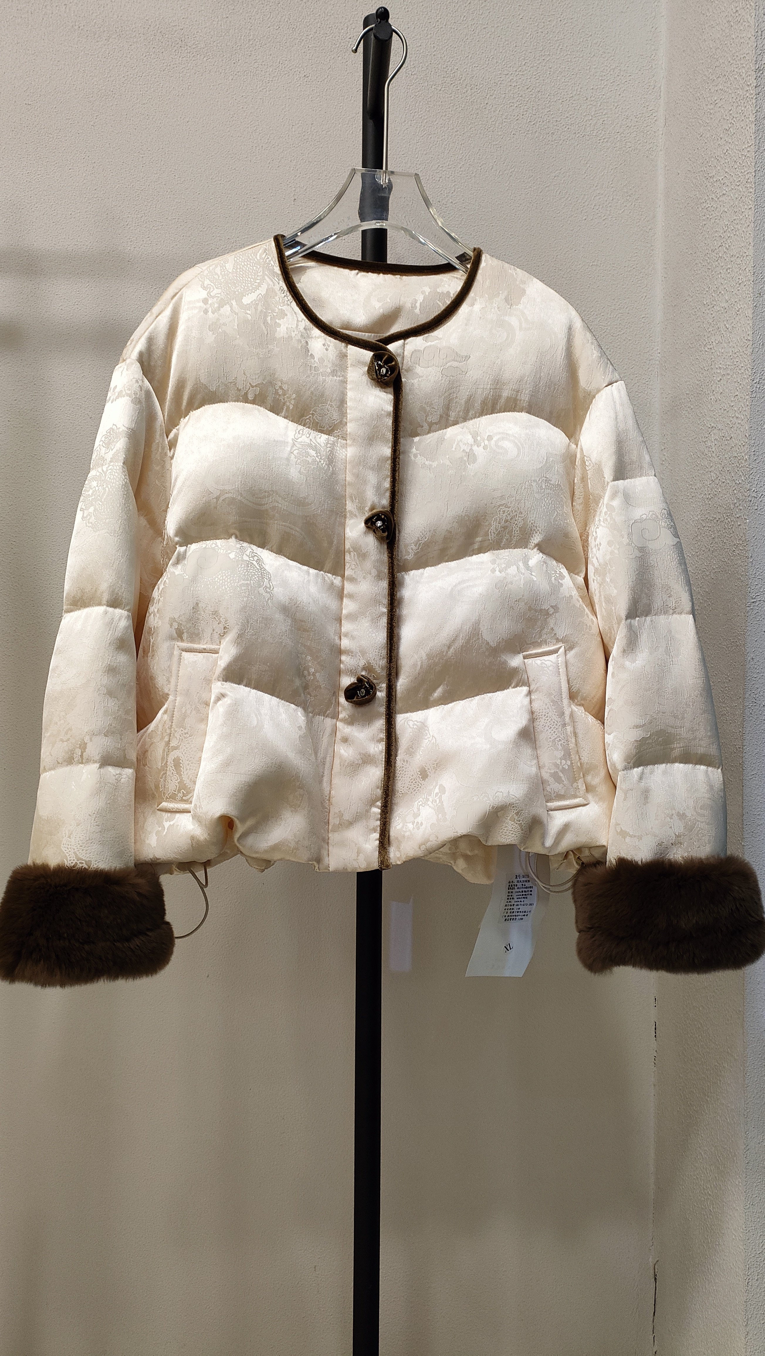 正品断码亏清 90绒新中式人丝提花兔毛袖口国风短款羽绒服外套女,女装/女士精品,羽绒服,淘宝优惠券,粉丝福利购,淘宝优惠卷