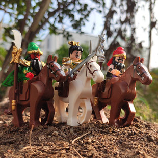 迪库三国小侠三国演义人仔关羽赤兔马刘备赵云五虎上将拼装积木男