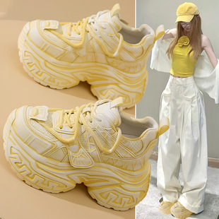 超好看多巴胺黄色老爹鞋女潮2026年春季新款小个子休闲内增高女鞋
