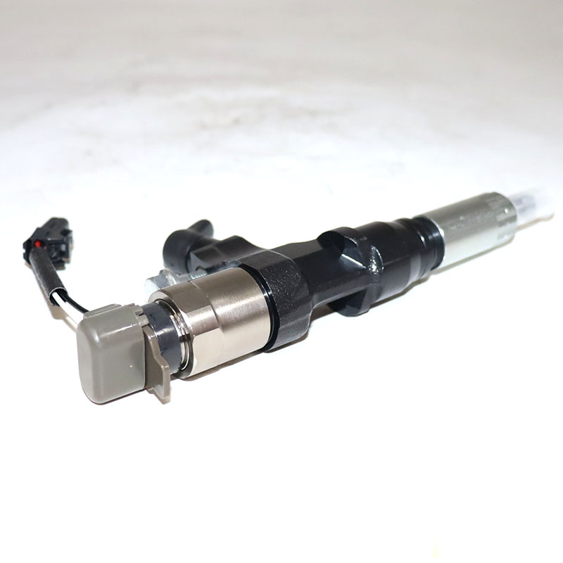 日野J05E J08E发动机喷油嘴200 210 250 260 350-8超8喷油器