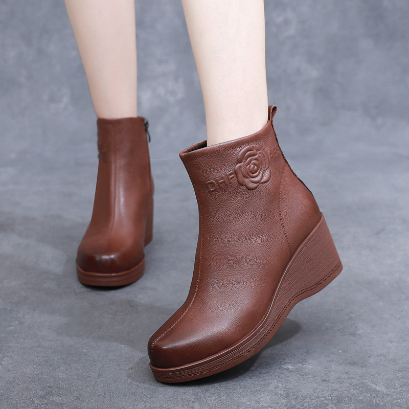 2025新款大码女靴41一43真皮加肥宽胖脚坡跟妈妈皮短靴秋冬单棉靴,女鞋,时装靴,淘宝优惠券,粉丝福利购,淘宝优惠卷