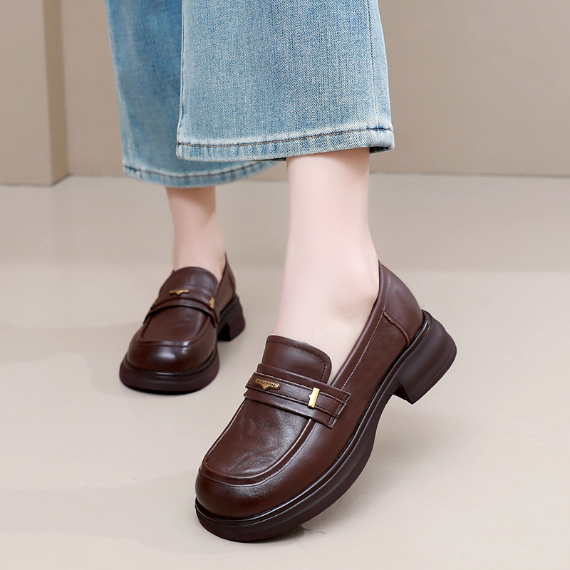 真皮大码乐福鞋软底一脚蹬妈妈鞋新款2025厚底英伦风小皮鞋工作鞋