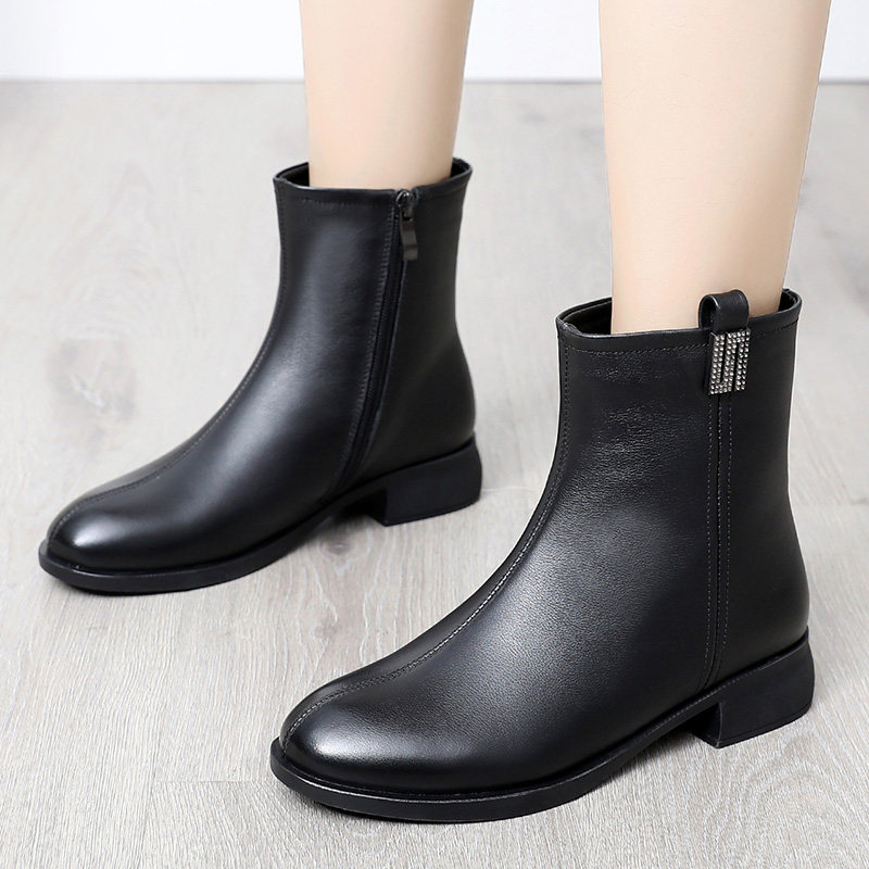 冬季新款加绒短靴平带棉靴2025大码女靴40一43低跟软底真皮时装靴,女鞋,时装靴,淘宝优惠券,粉丝福利购,淘宝优惠卷