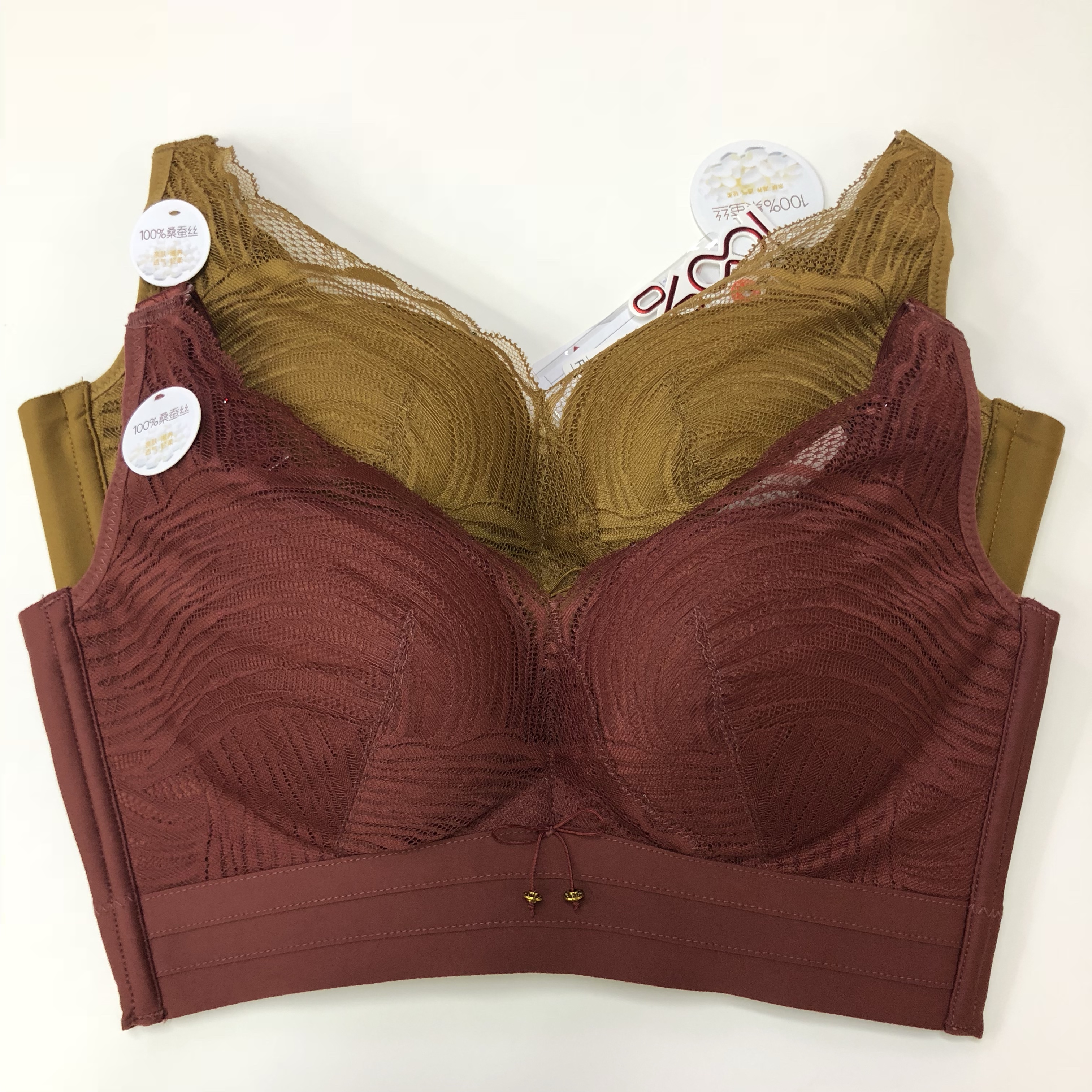 代*购某百感觉内衣无钢圈中厚B杯桑蚕丝聚拢调整文胸1506清仓