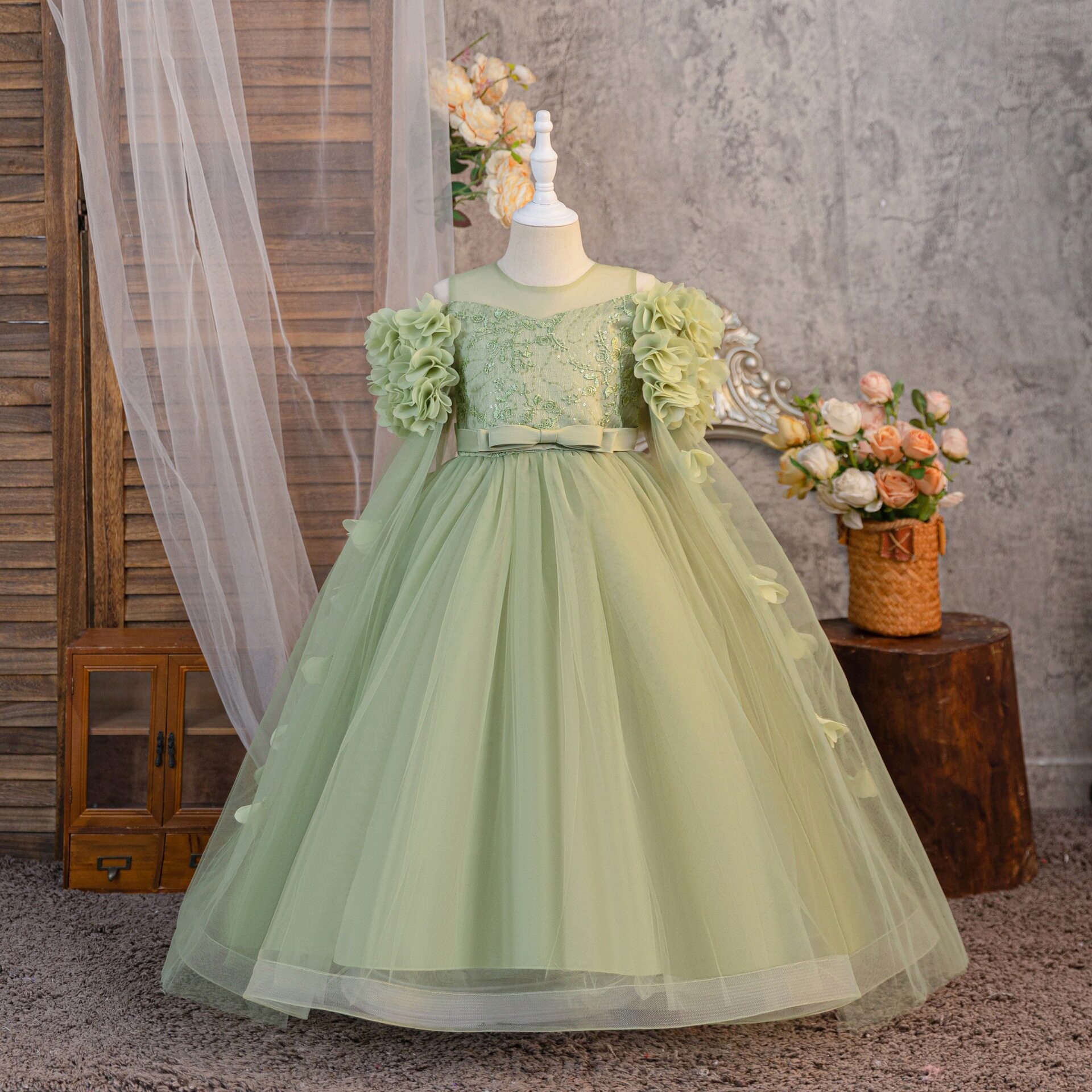 儿童刺绣婚纱礼服秋季中大童白色走秀连衣裙女童生日蓬蓬裙公主裙