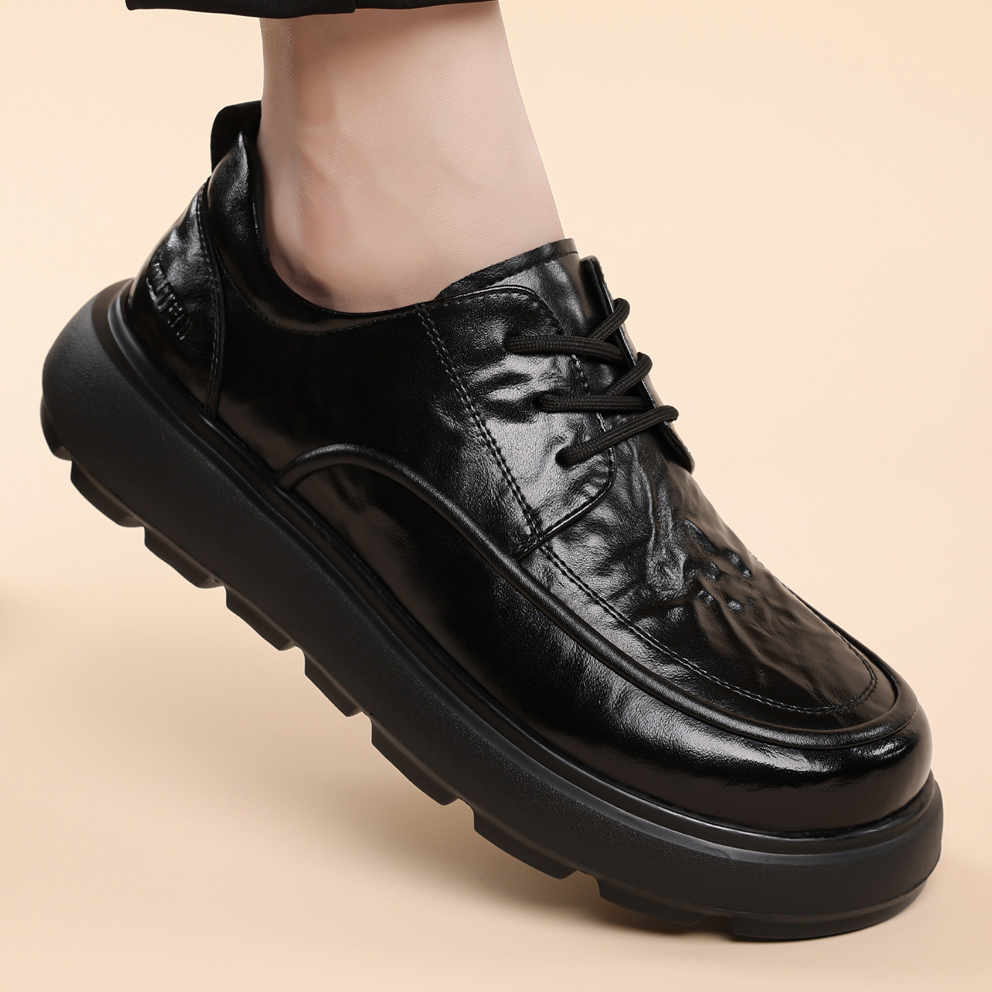 男士德比休闲袋鼠皮鞋男款2026新款真皮正品高档全黑软底公务鞋子