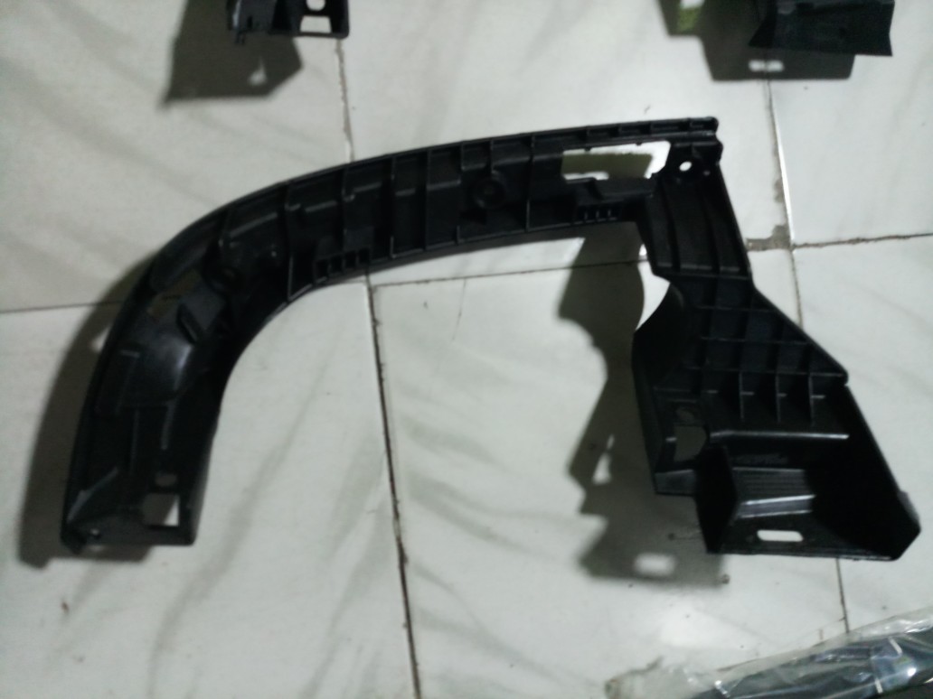 适配19款奥迪A4L B9排气管尾喉支架16-18款A6L消音器尾节固定支架