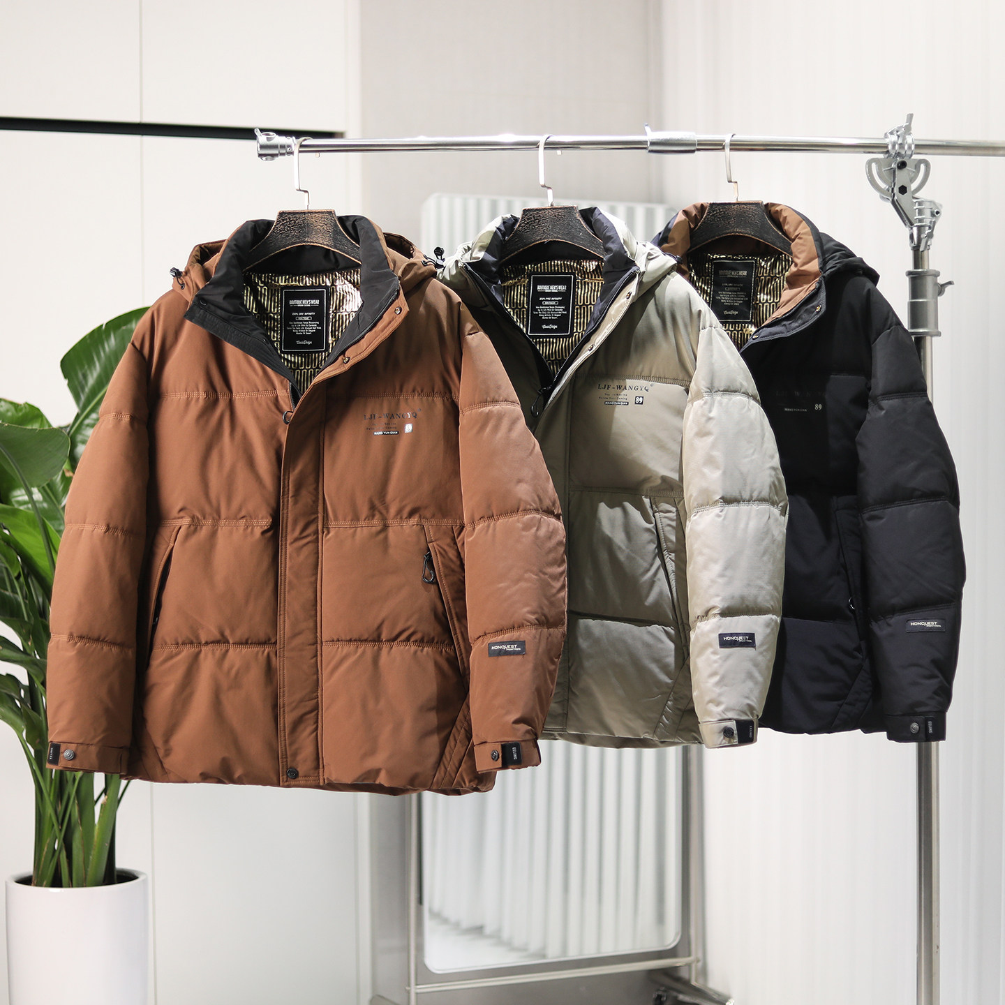 石墨烯蓄热保暖加厚防水连帽棉服