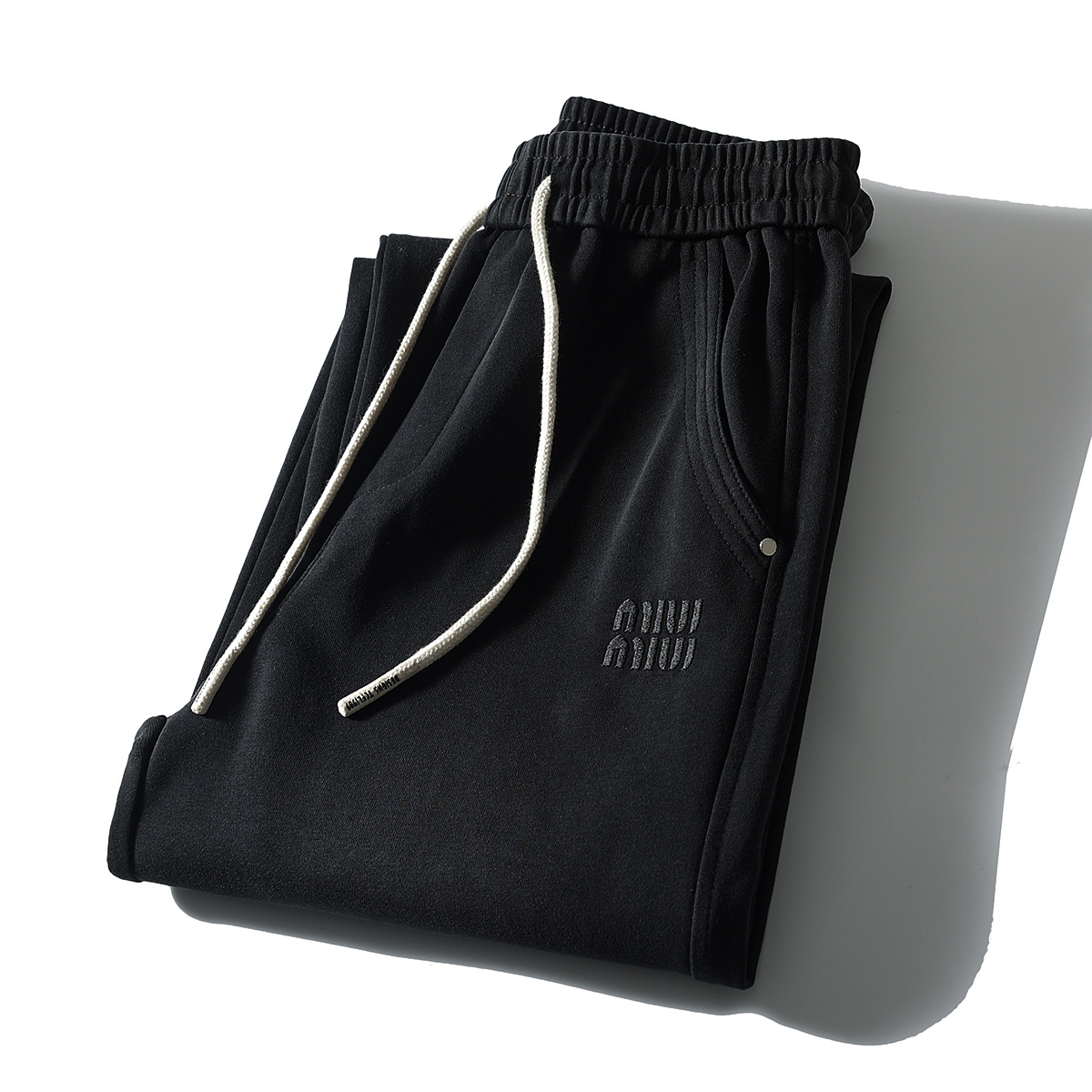 水洗渐变设计直筒收口休闲裤卫裤