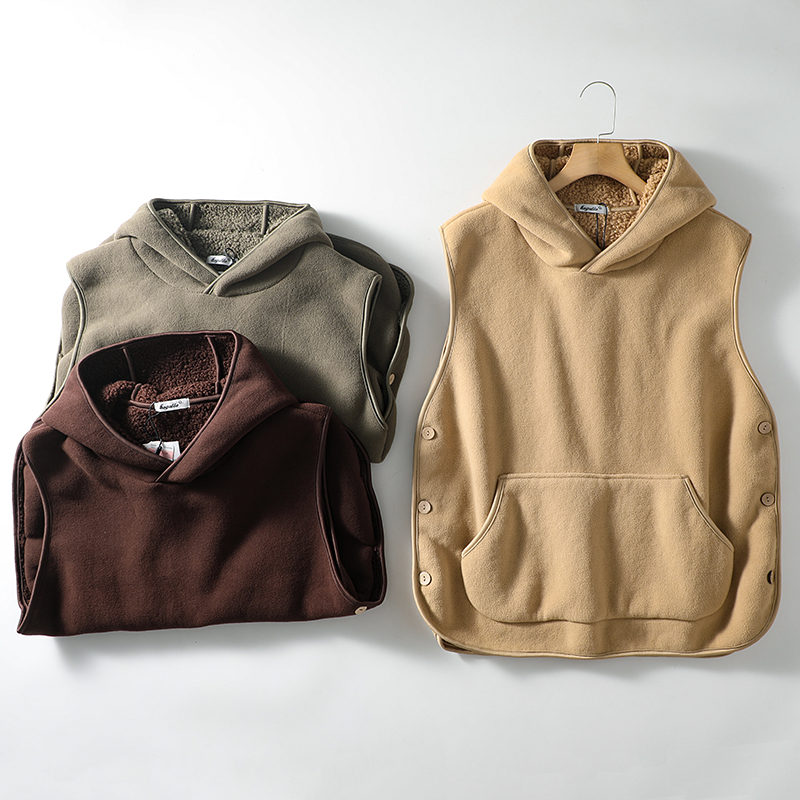 仿羊羔绒轻盈保暖连帽摇粒绒马甲