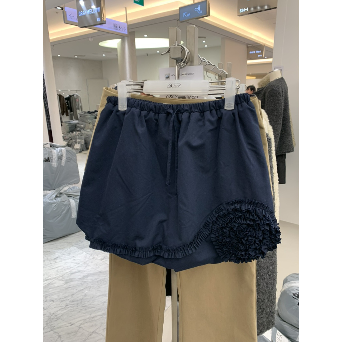 ESCHER东大门㊣实拍女装新品热卖时尚推荐25秋冬真品休闲短裙