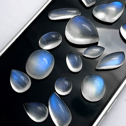 批发天然玻璃体月光石高品质蓝月光石戒面强蓝光吊坠绕线镶嵌配石