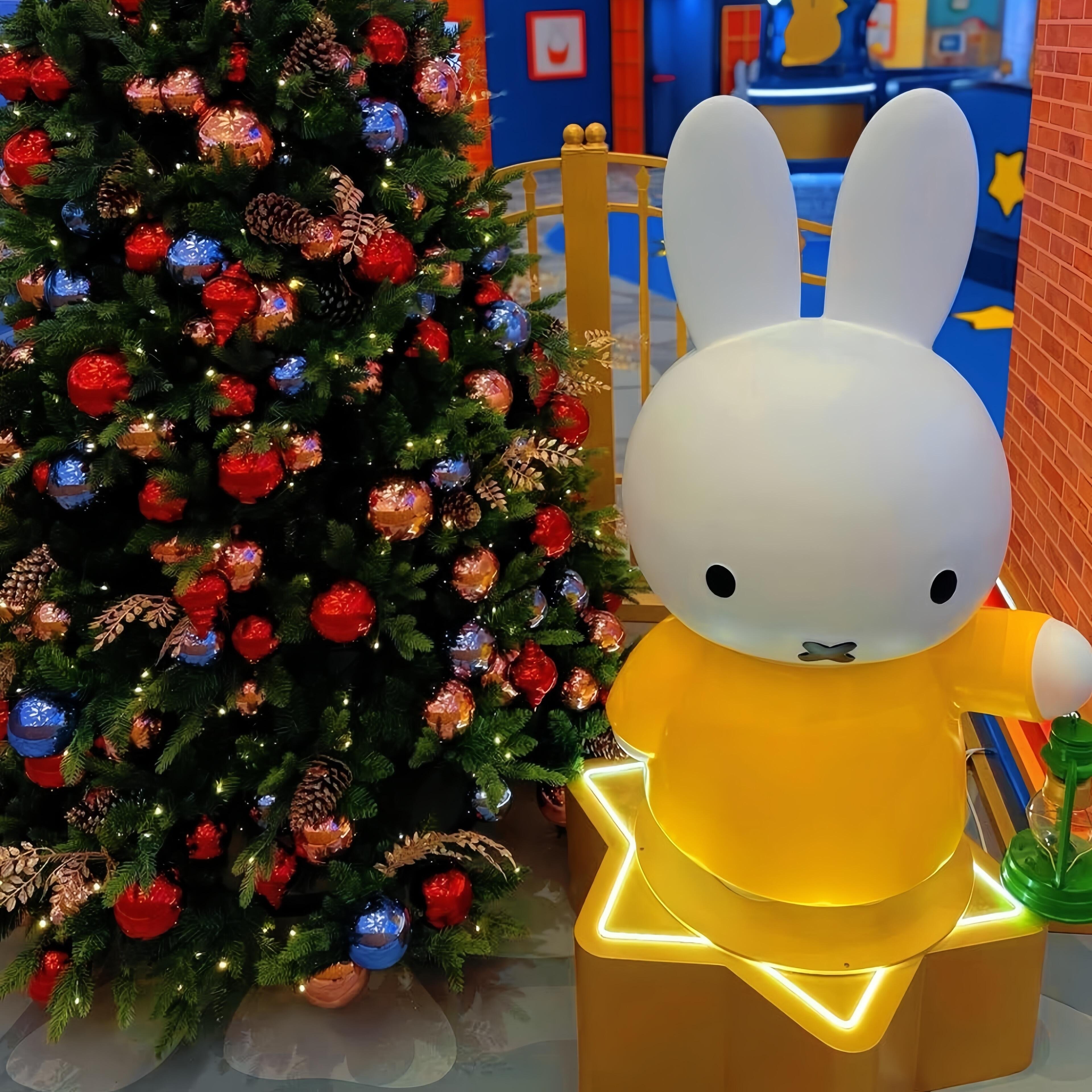 玻璃钢兔子雕塑定制活动打卡