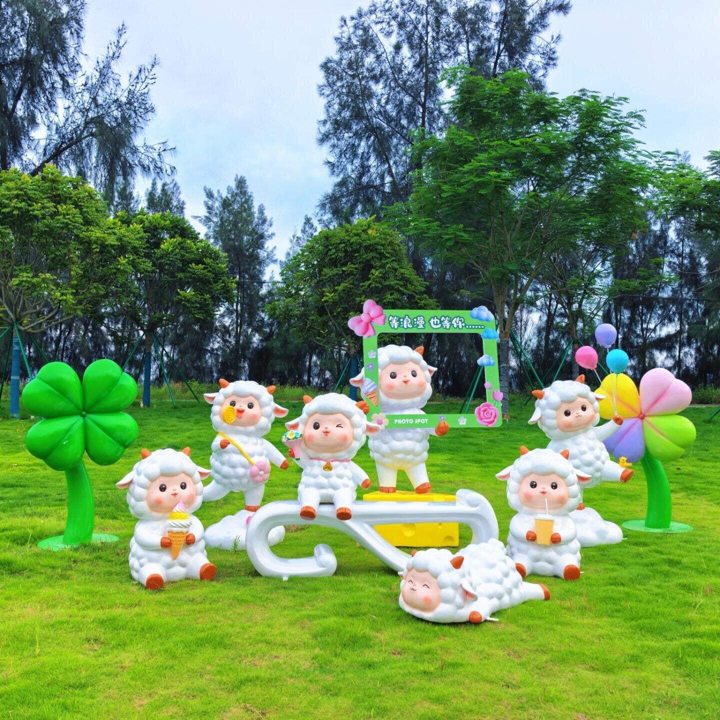 玻璃钢定制户外草坪绵羊雕塑