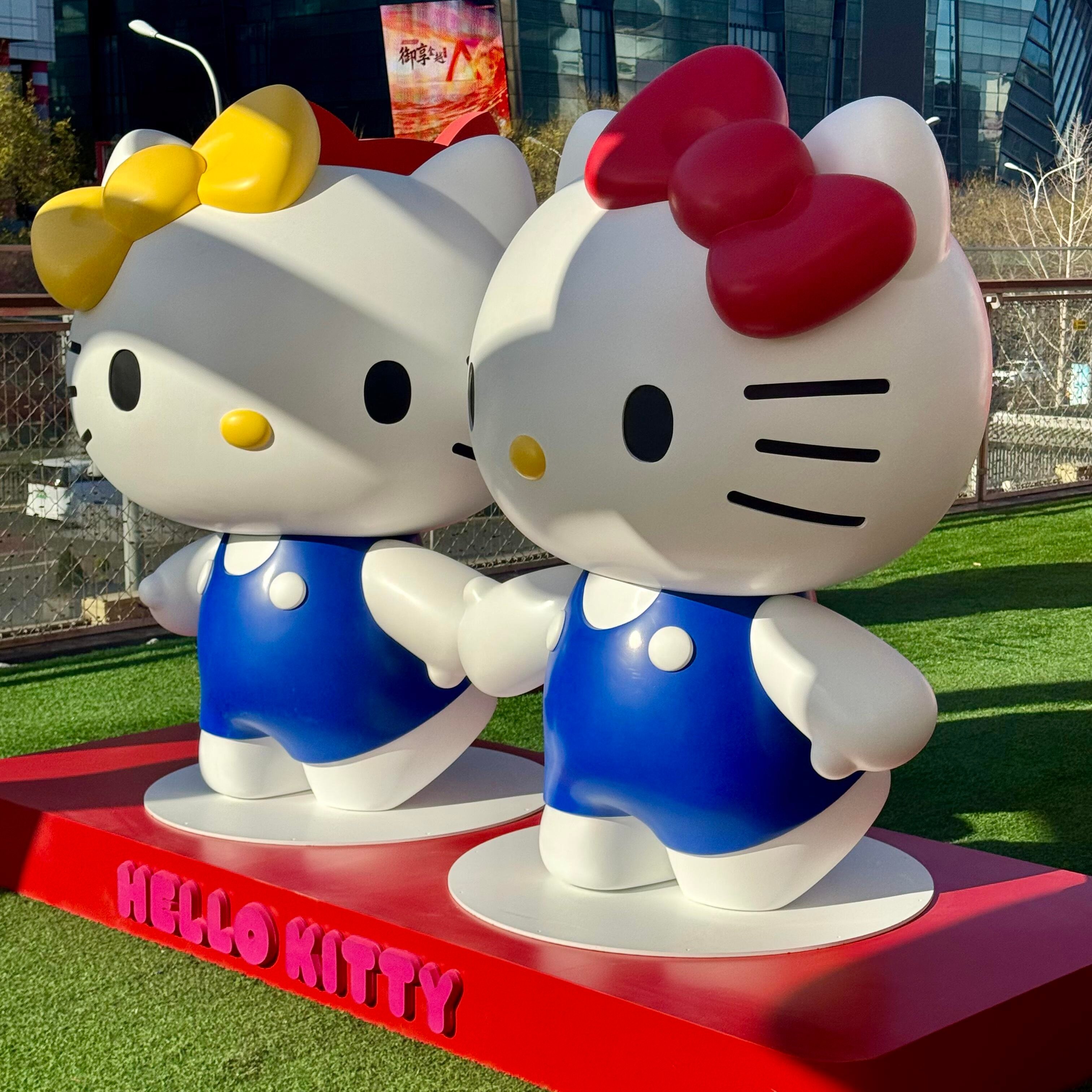 玻璃钢HelloKitty雕塑定制摆件