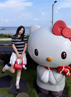 玻璃钢HelloKitty户外美陈雕塑