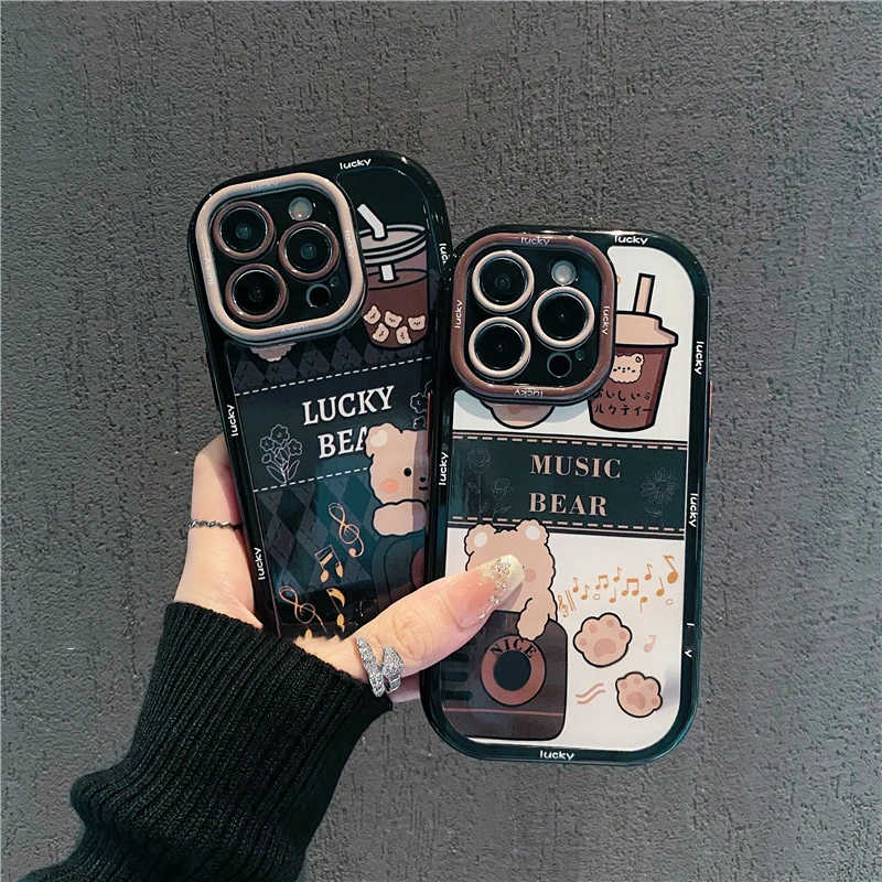 苹果17/16黑色可爱小熊手机壳