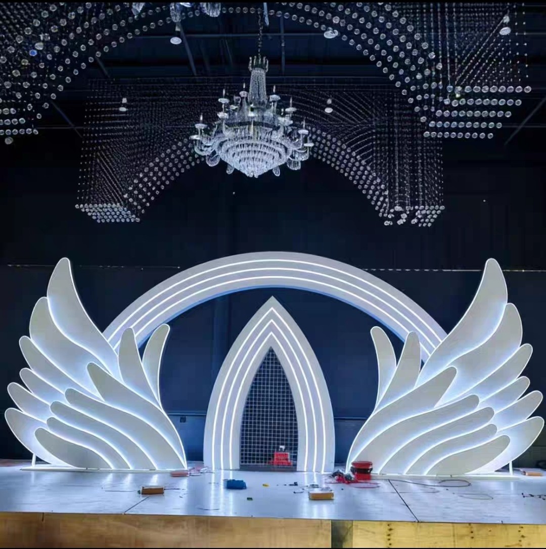 新款水晶吊顶婚礼堂背景灯箱水晶灯箱法式婚礼铁艺翅膀背景灯箱,节庆用品/礼品,婚庆展台/婚庆门亭,淘宝优惠券,粉丝福利购,淘宝优惠卷
