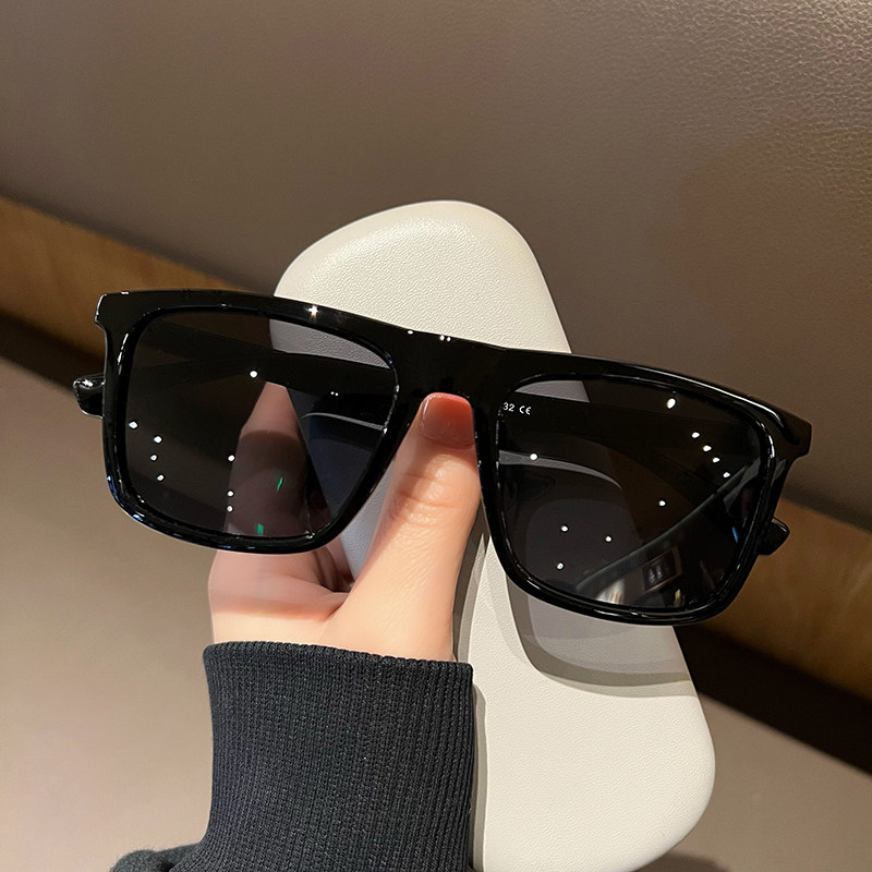 防紫外线方形复古男士偏光墨镜