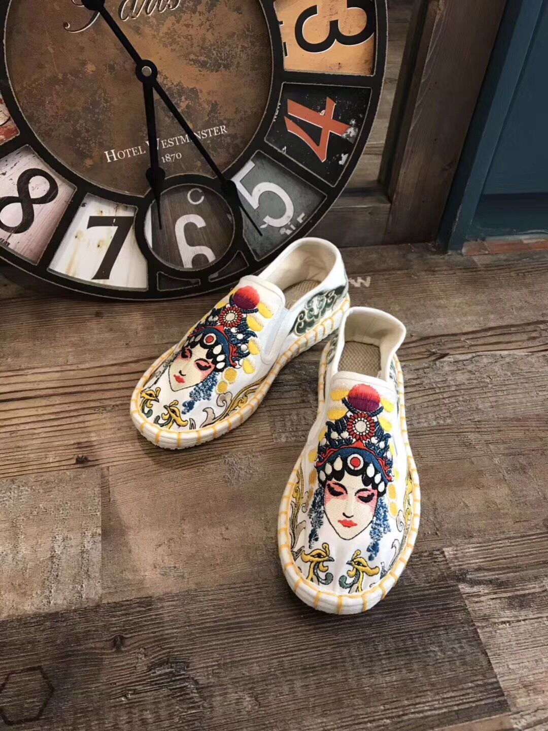 布仆正品老北京软底布鞋千层底手工脸谱刺绣花鞋子女春季款开车鞋