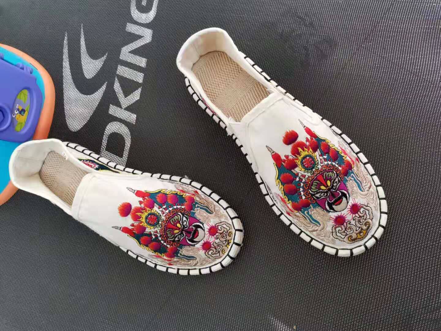 老北京布鞋男西山布鞋情侣社会人精神小伙绣花网红鞋子豆豆帆布鞋