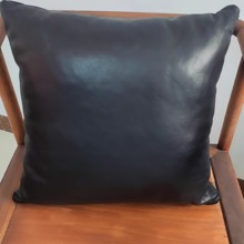 牛皮真皮抱枕靠枕高端订制沙发靠背汽车枕头套定做乳胶太空棉柔软