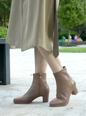 壹家shoes750028羊皮5.5cm防水台女短靴圆头高跟真皮2024秋冬新款