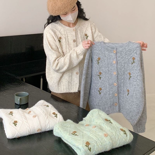 温柔风秋冬加厚软糯毛绒绒复古花朵毛衣2025年毛衣针织开衫外套女