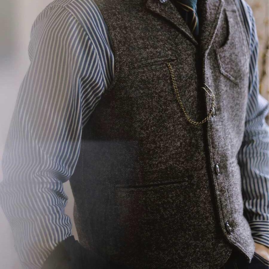 翻领叠穿英伦西装马夹